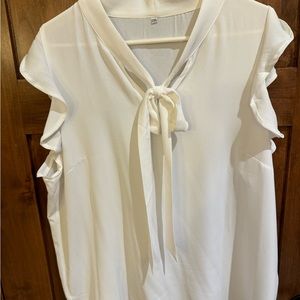 Blouse with ruffle sleeve